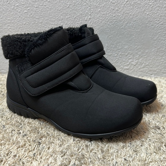 Propét Delaney Strap Black Leather Ankle Boots 9.5 W (D) - Picture 3 of 13